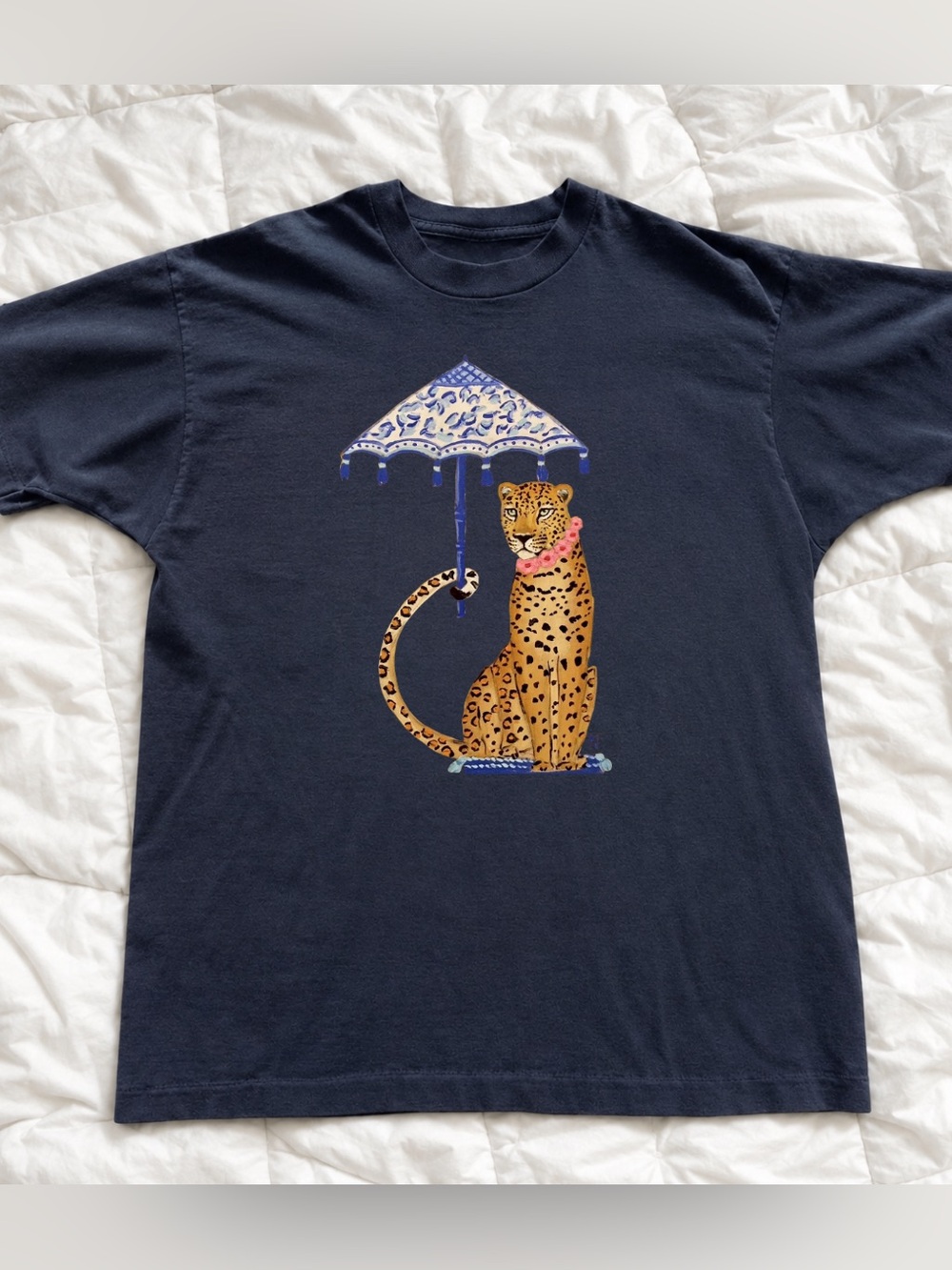 Gildan Black Leopard Graphic T-Shirt, Retro Style